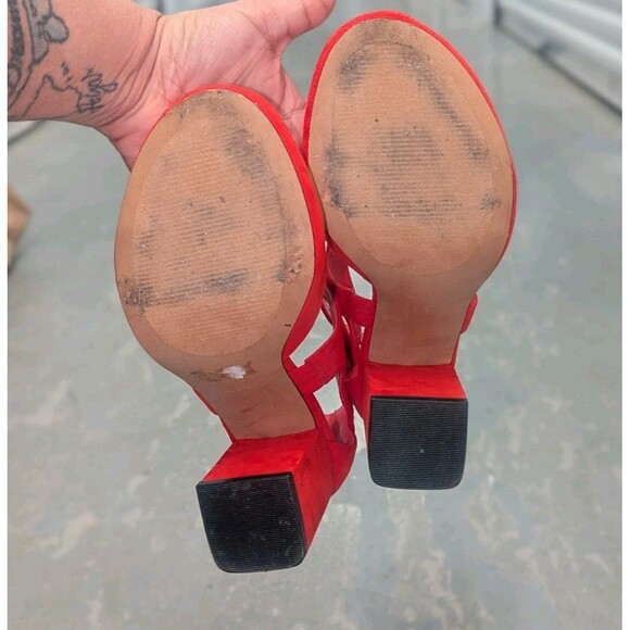 torrid Size 6.5 Wide Width Red Faux Suede Mary Jane Strappy Chunky Block Heels - Picture 4 of 6